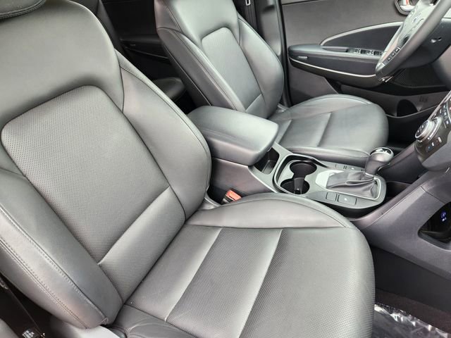 Used 2017 Hyundai Santa Fe Limited FWD image 10