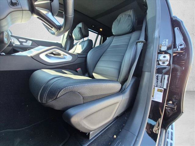 Used 2025 Mercedes-Benz GLS 580 4MATIC image 14