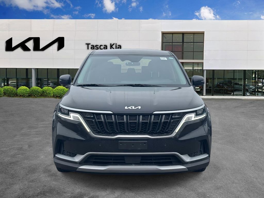 Used 2023 Kia Carnival EX image 2