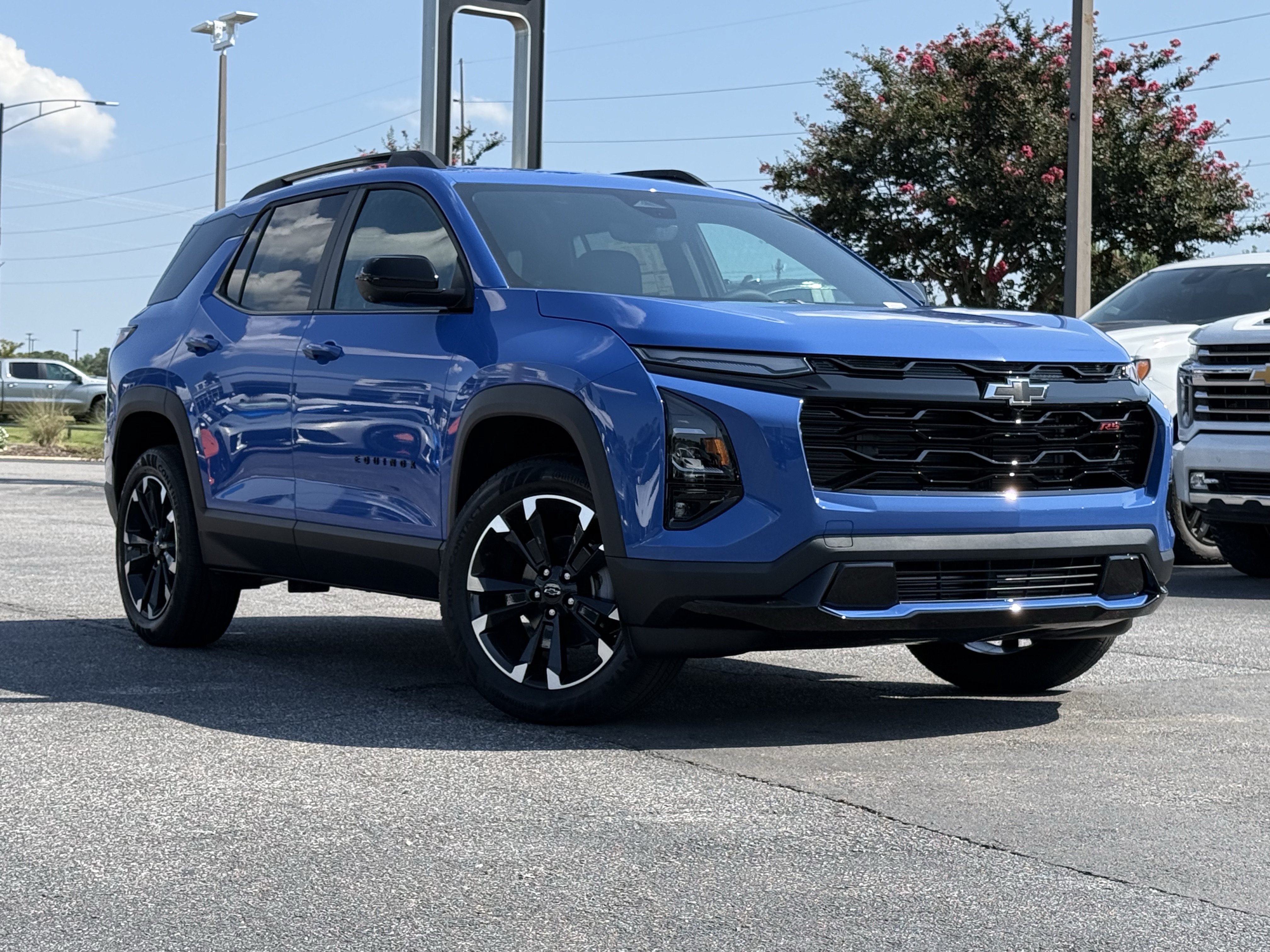 New 2027 Chevrolet Equinox RS w/ Safety and Technology Package FWD image 2