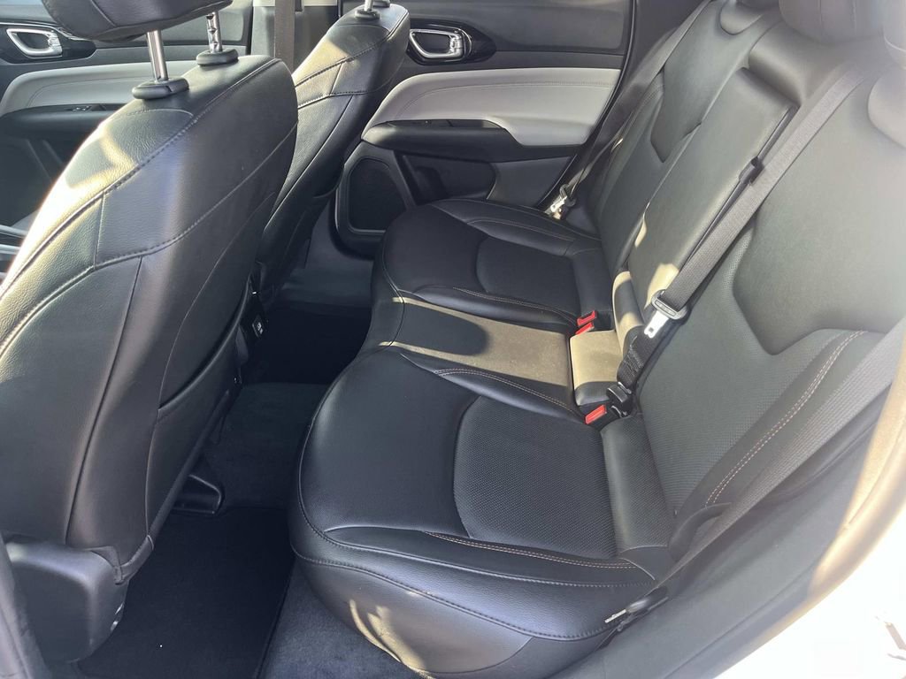 Used 2022 Jeep Compass Limited image 14