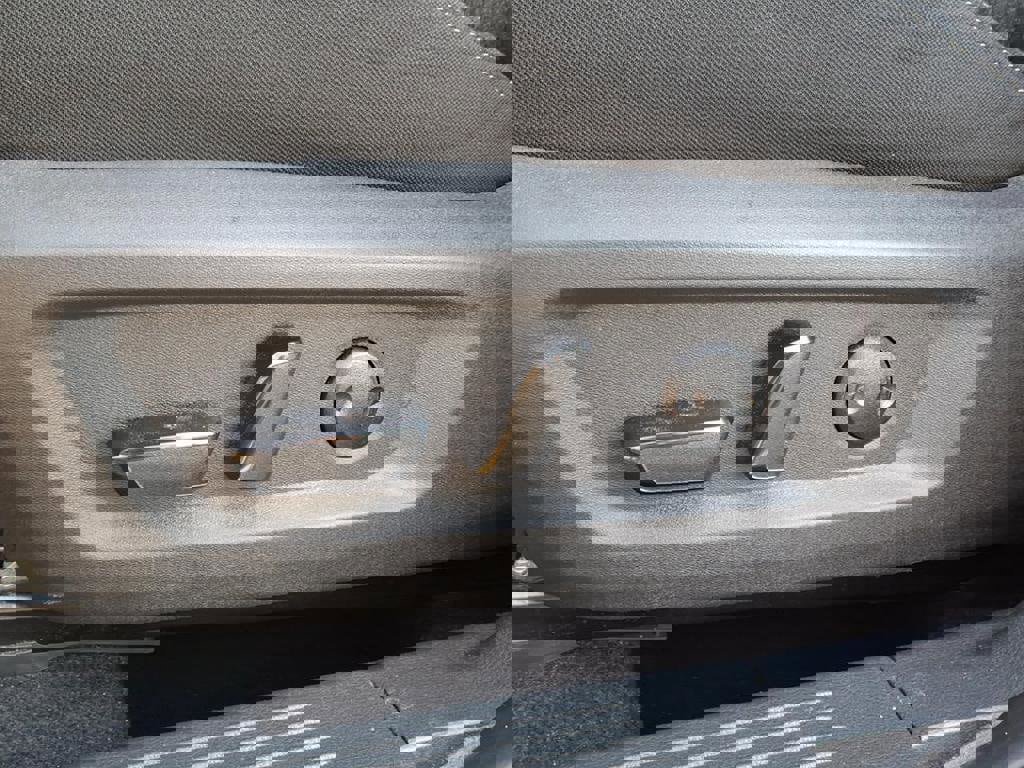 Used 2024 Nissan Rogue SV image 4