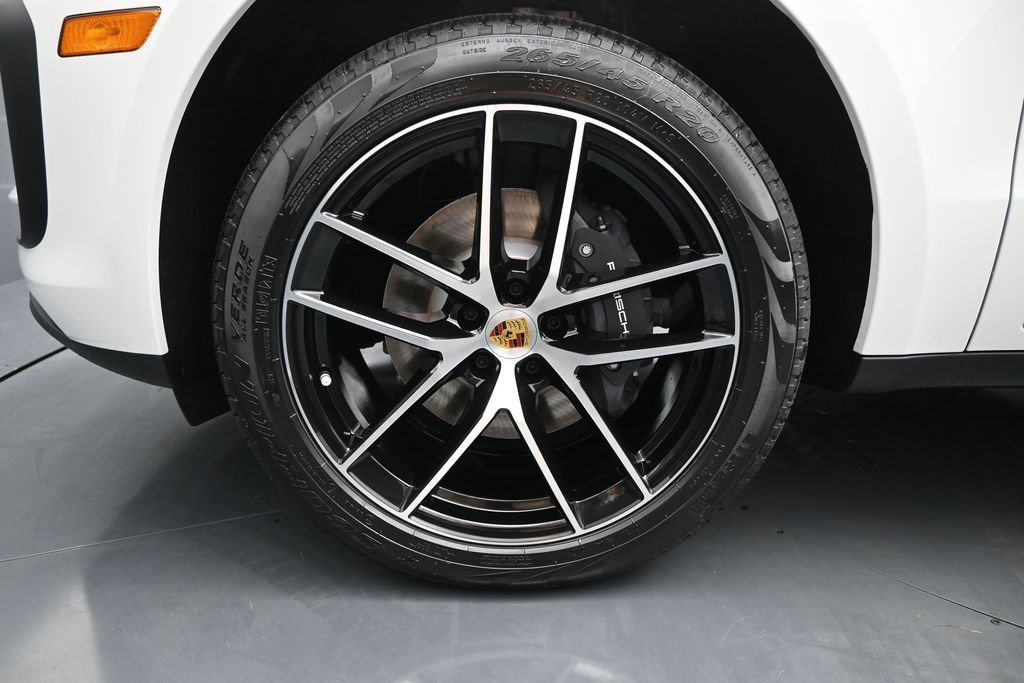 New 2026 Porsche Macan AWD/4WD image 7