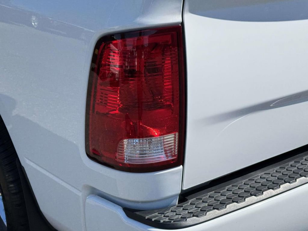 Used 2018 RAM 1500 Express w/ Express Value Package AWD/4WD image 8