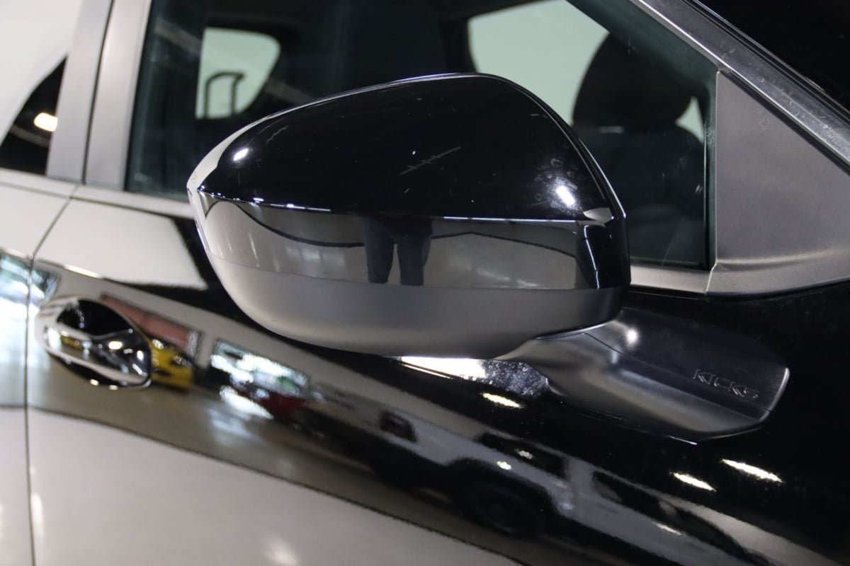 Used 2025 Nissan Kicks SV AWD/4WD image 8