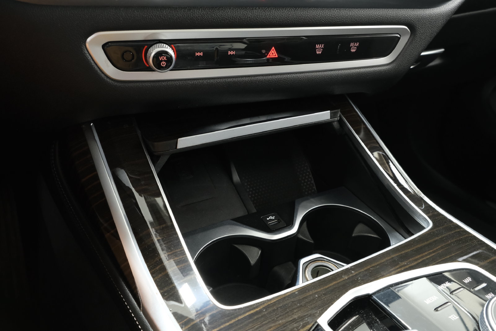 Used 2024 BMW X7 xDrive40i AWD/4WD image 19