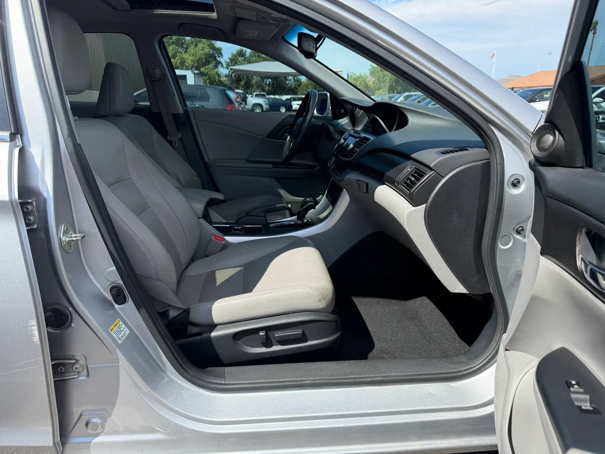 Used 2014 Honda Accord EX-L image 26
