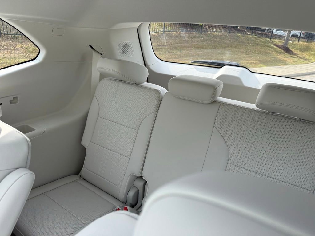 New 2026 Buick Enclave Avenir w/ Super Cruise Package FWD image 22