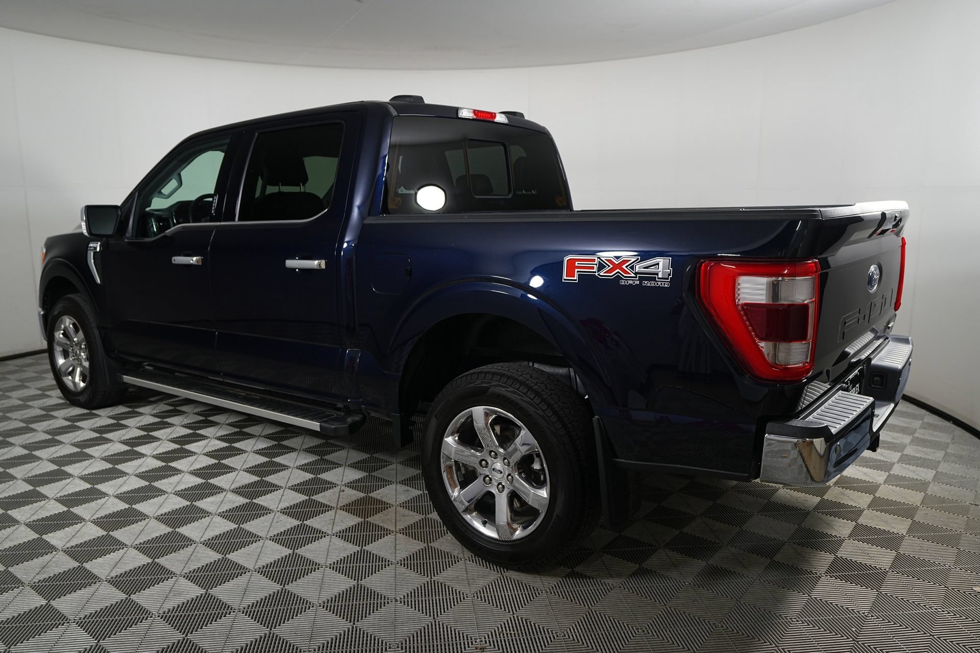 Used 2022 Ford F150 Lariat w/ Max Trailer Tow Package AWD/4WD image 12