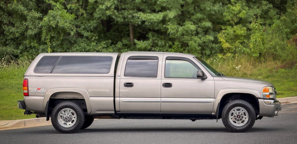 Used 2003 GMC Sierra 1500 SLT w/ SLT Preferred Equipment Group AWD/4WD image 7