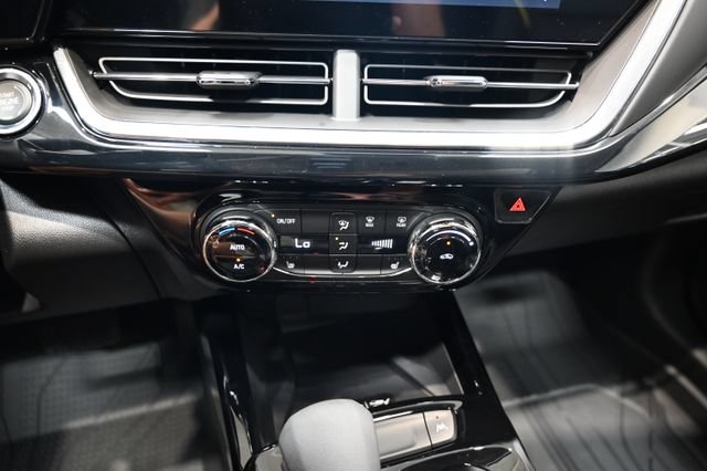 New 2026 Chevrolet Trax ACTIV w/ Sunroof Package FWD image 17