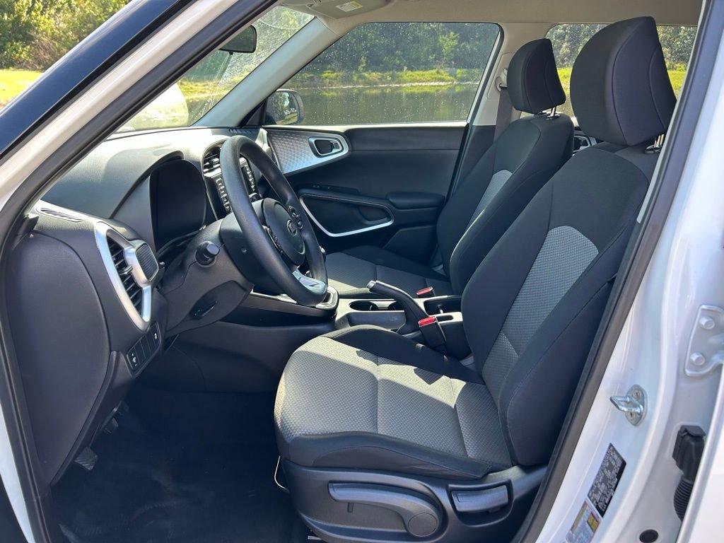 Used 2020 Kia Soul LX image 14