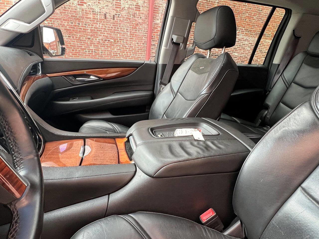 Used 2015 Cadillac Escalade ESV Premium image 33