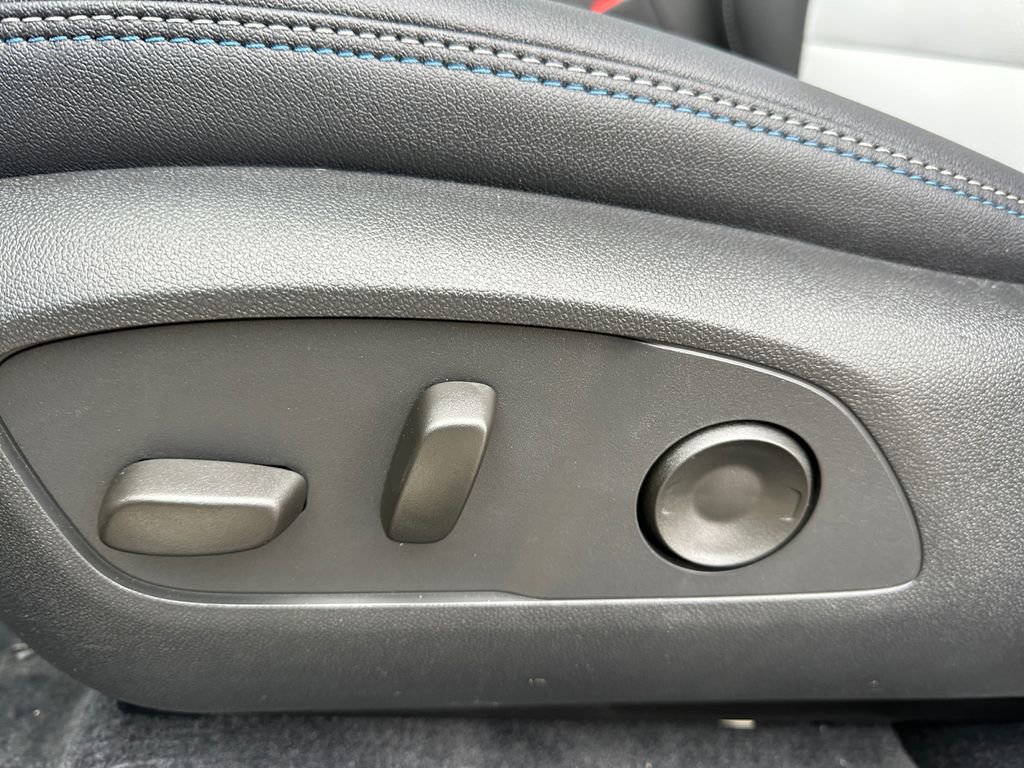 New 2026 Chevrolet Equinox EV LT image 10