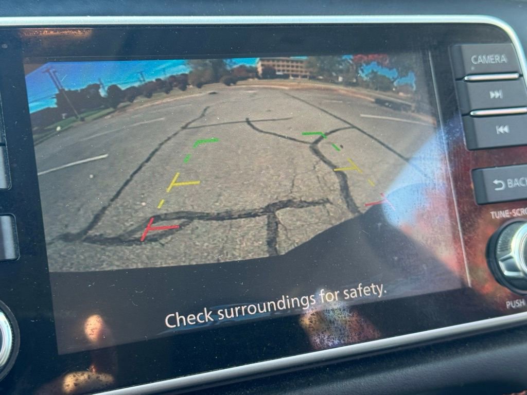 Used 2021 Nissan Versa SR w/ Convenience Package image 33