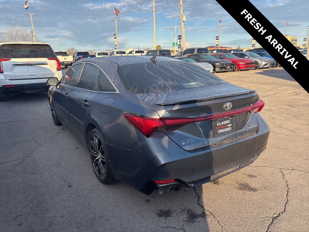 Used 2019 Toyota Avalon Touring w/ Advanced Safety Package image 3