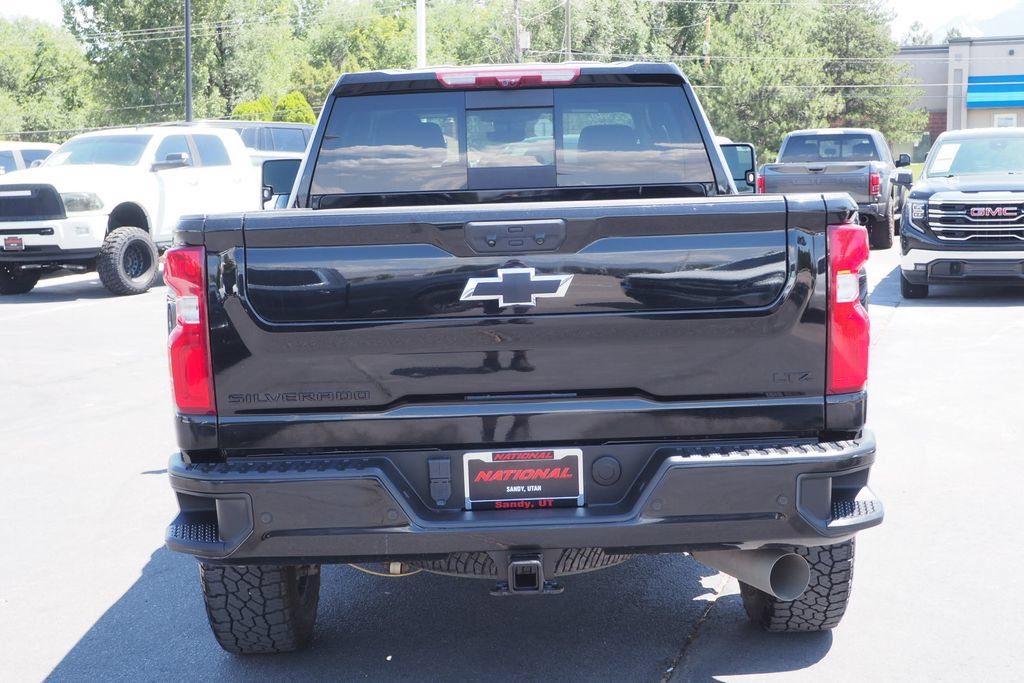Used 2024 Chevrolet Silverado 3500 LTZ w/ LTZ Plus Package AWD/4WD image 6