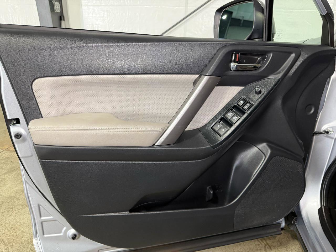 Used 2017 Subaru Forester 2.5i Limited image 12