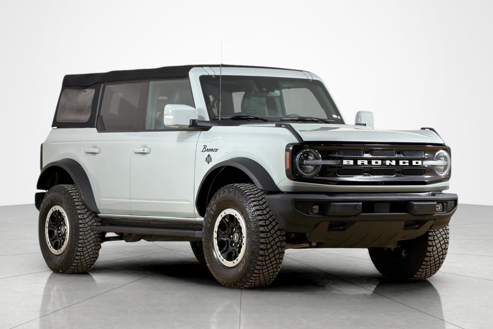 Used 2022 Ford Bronco Outer Banks w/ Sasquatch Package AWD/4WD image 7