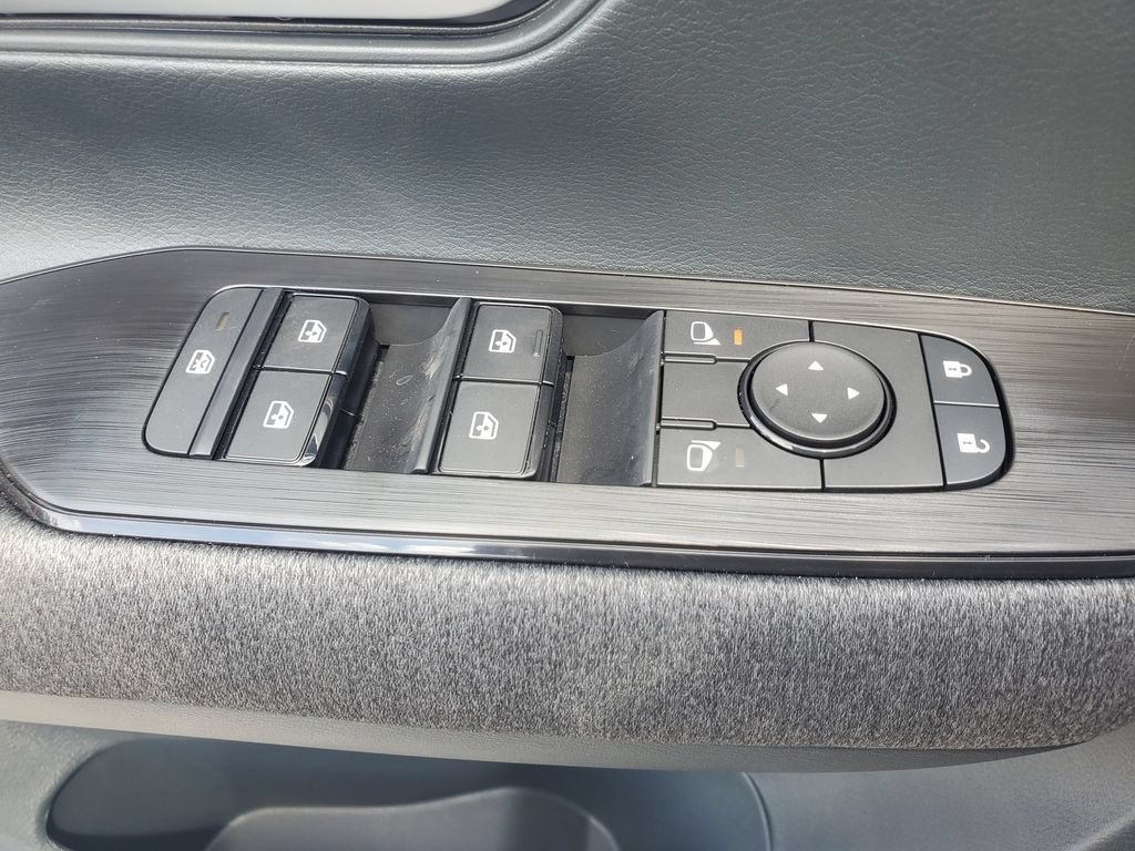 Used 2026 Nissan Kicks SV w/ Charging Package FWD image 21