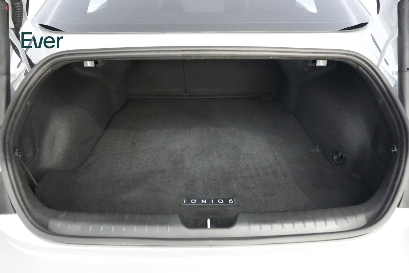 Used 2025 Hyundai Ioniq 6 SEL RWD image 8