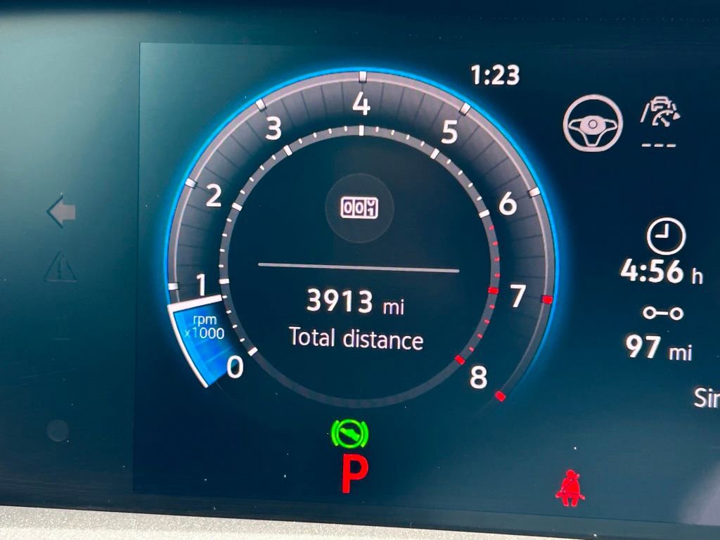 Certified 2025 Volkswagen Tiguan S FWD image 37