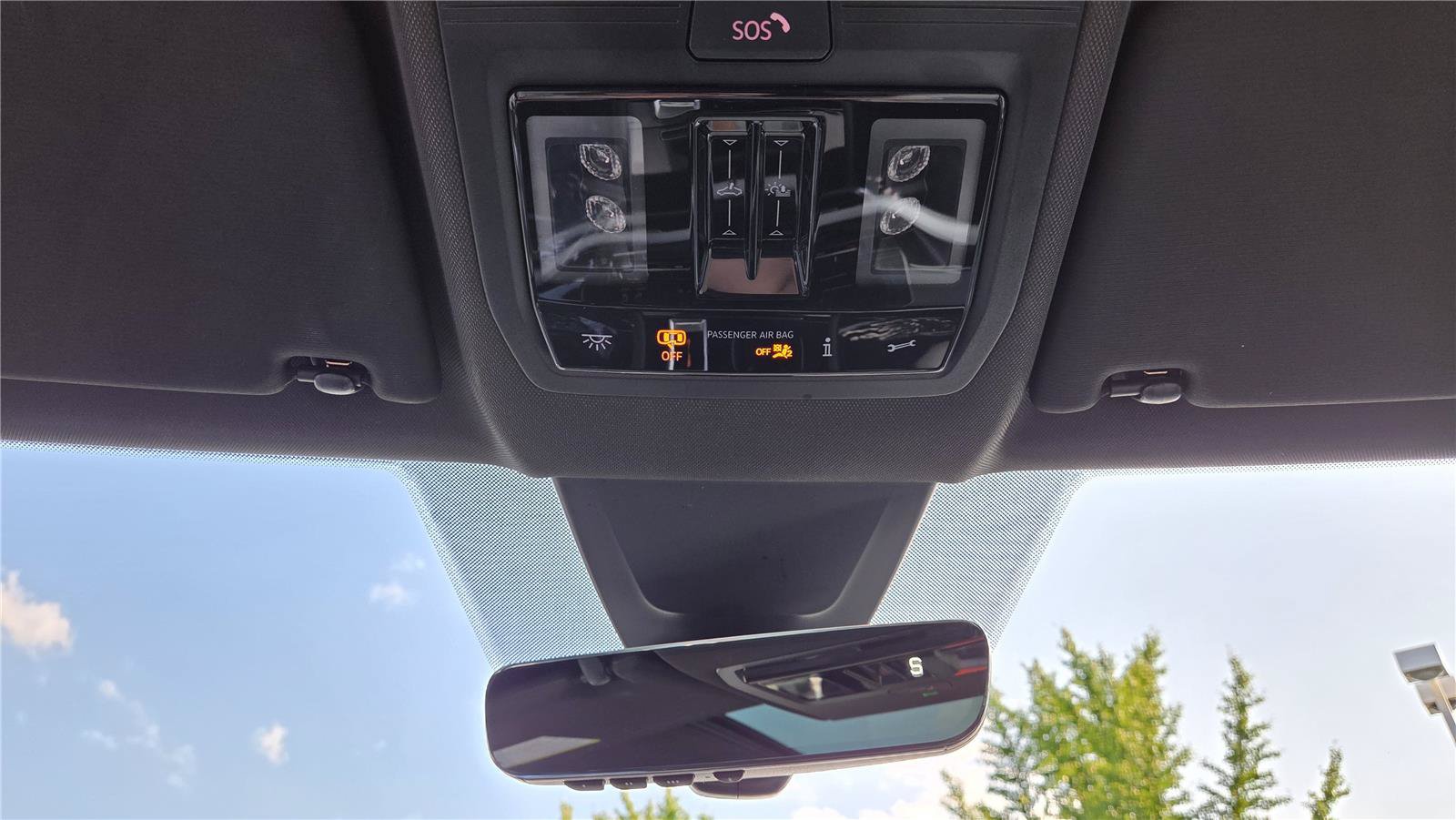 Certified 2024 Volkswagen Atlas Cross Sport SEL Premium R-Line AWD/4WD image 25
