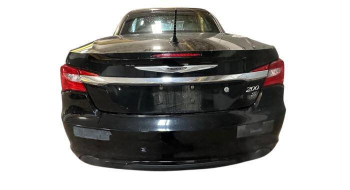 Used 2011 Chrysler 200 S FWD image 4
