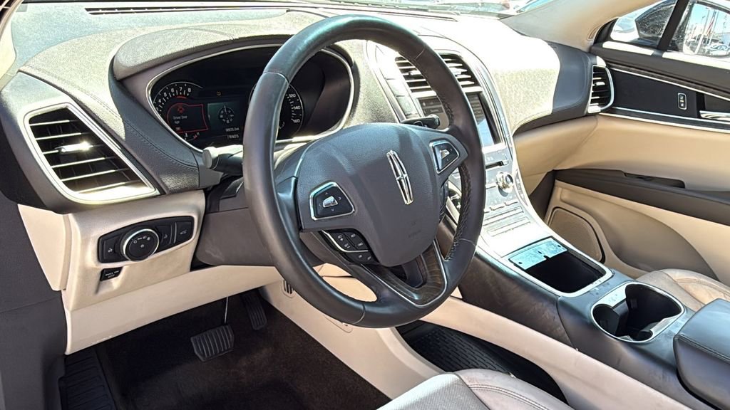 Used 2017 Lincoln MKX Reserve image 16