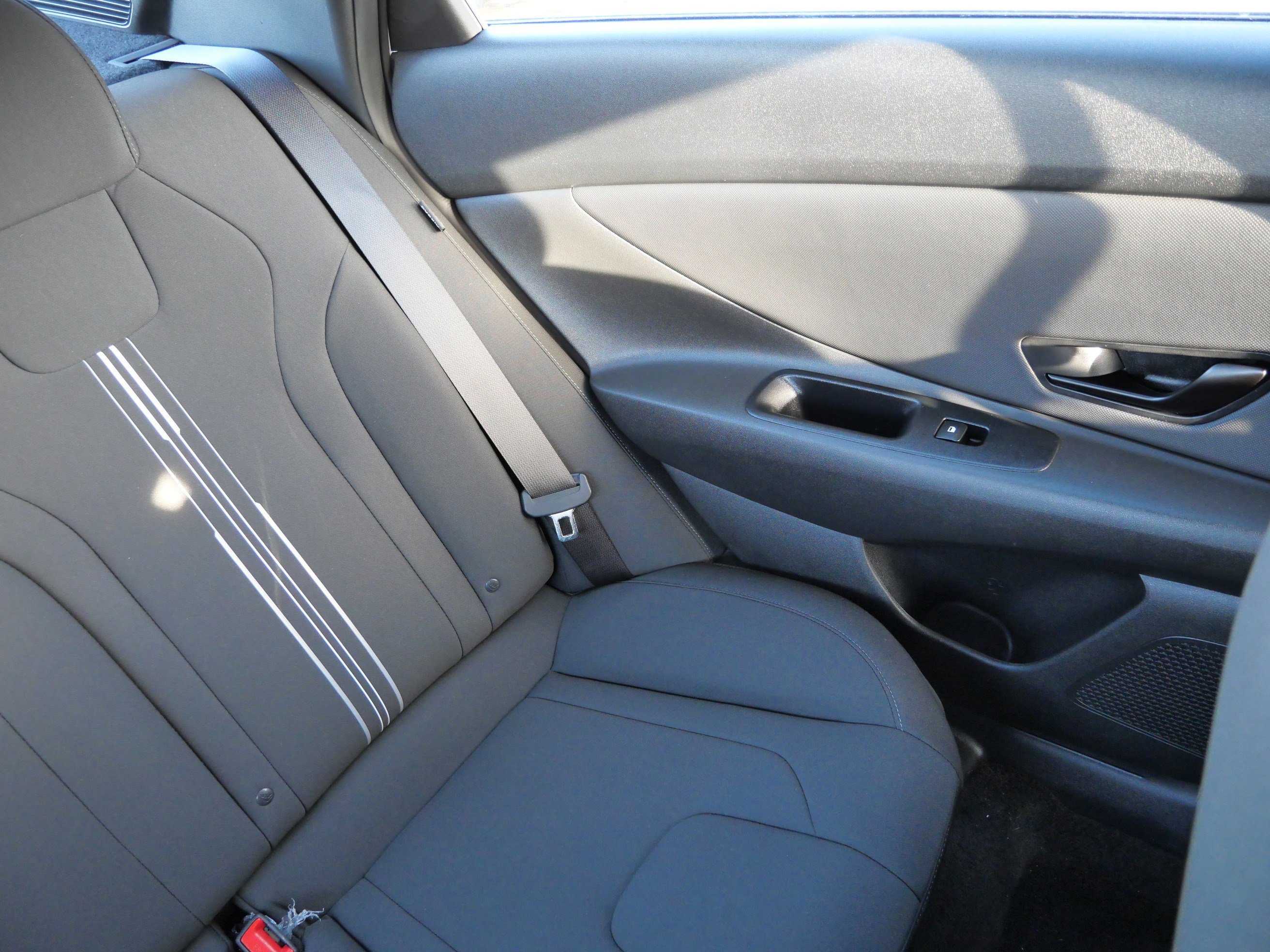 Certified 2025 Hyundai Elantra Sport image 14