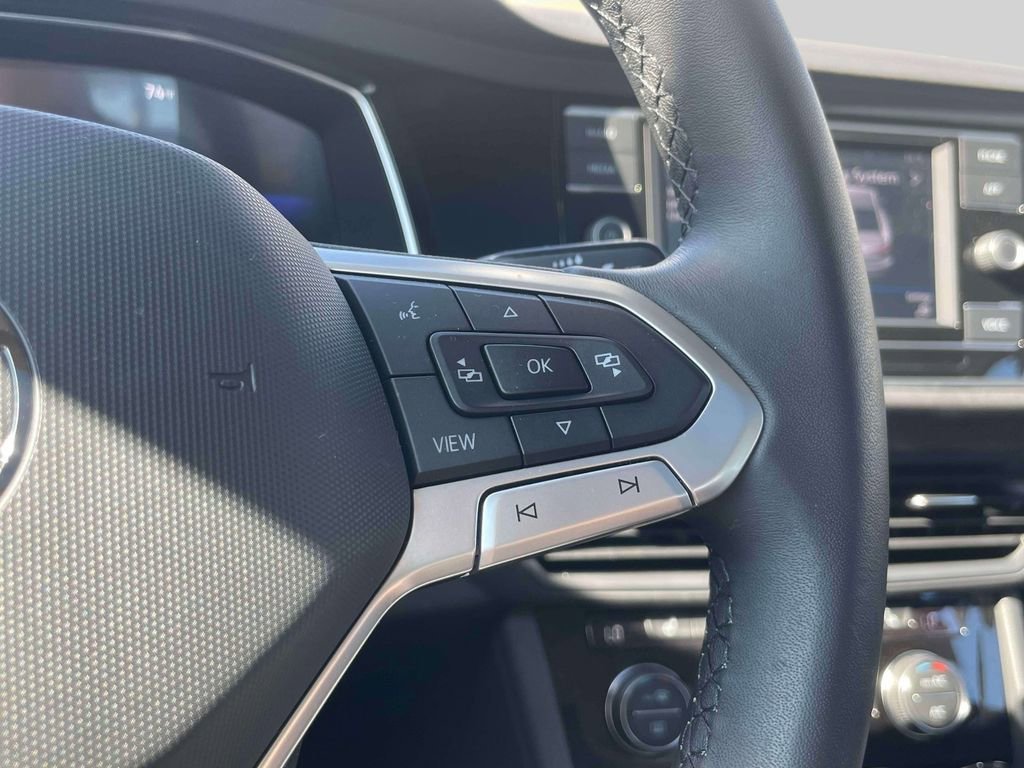 Used 2023 Volkswagen Jetta SE w/ Panoramic Sunroof Package image 23