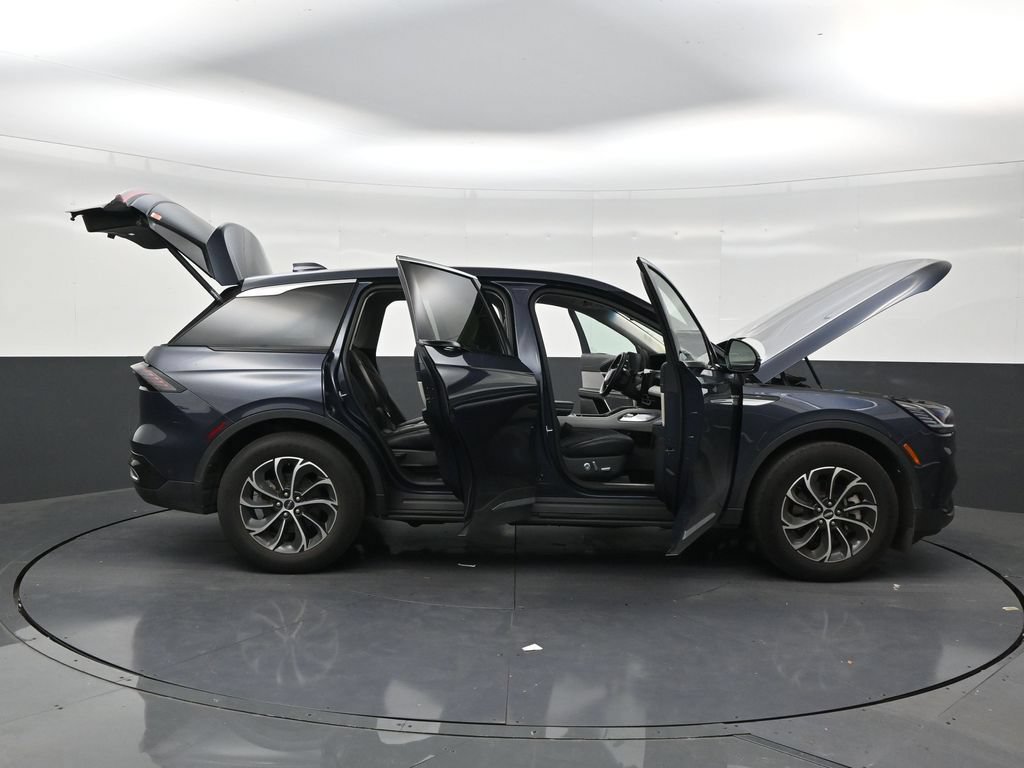 Used 2024 Lincoln Nautilus Premier AWD/4WD image 28