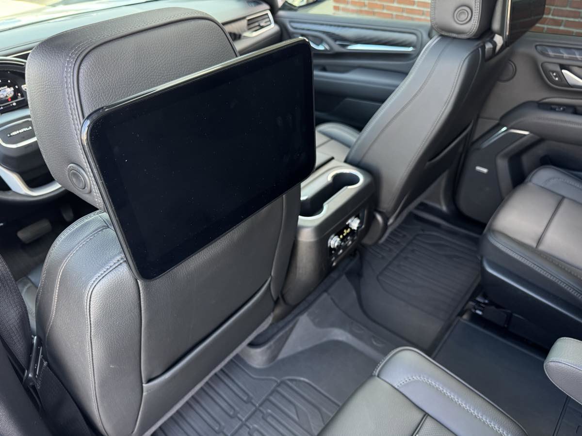 Used 2024 GMC Yukon Denali w/ Advanced Technology Package image 22