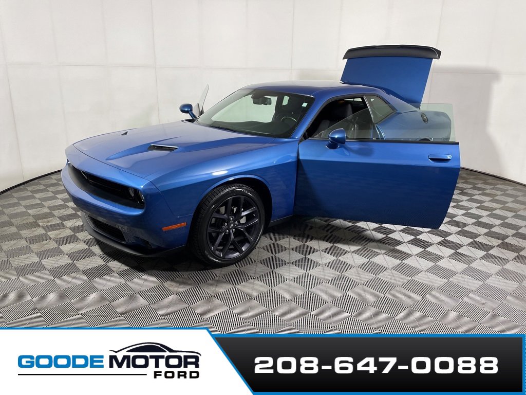 Used 2023 Dodge Challenger SXT w/ Blacktop Package image 11