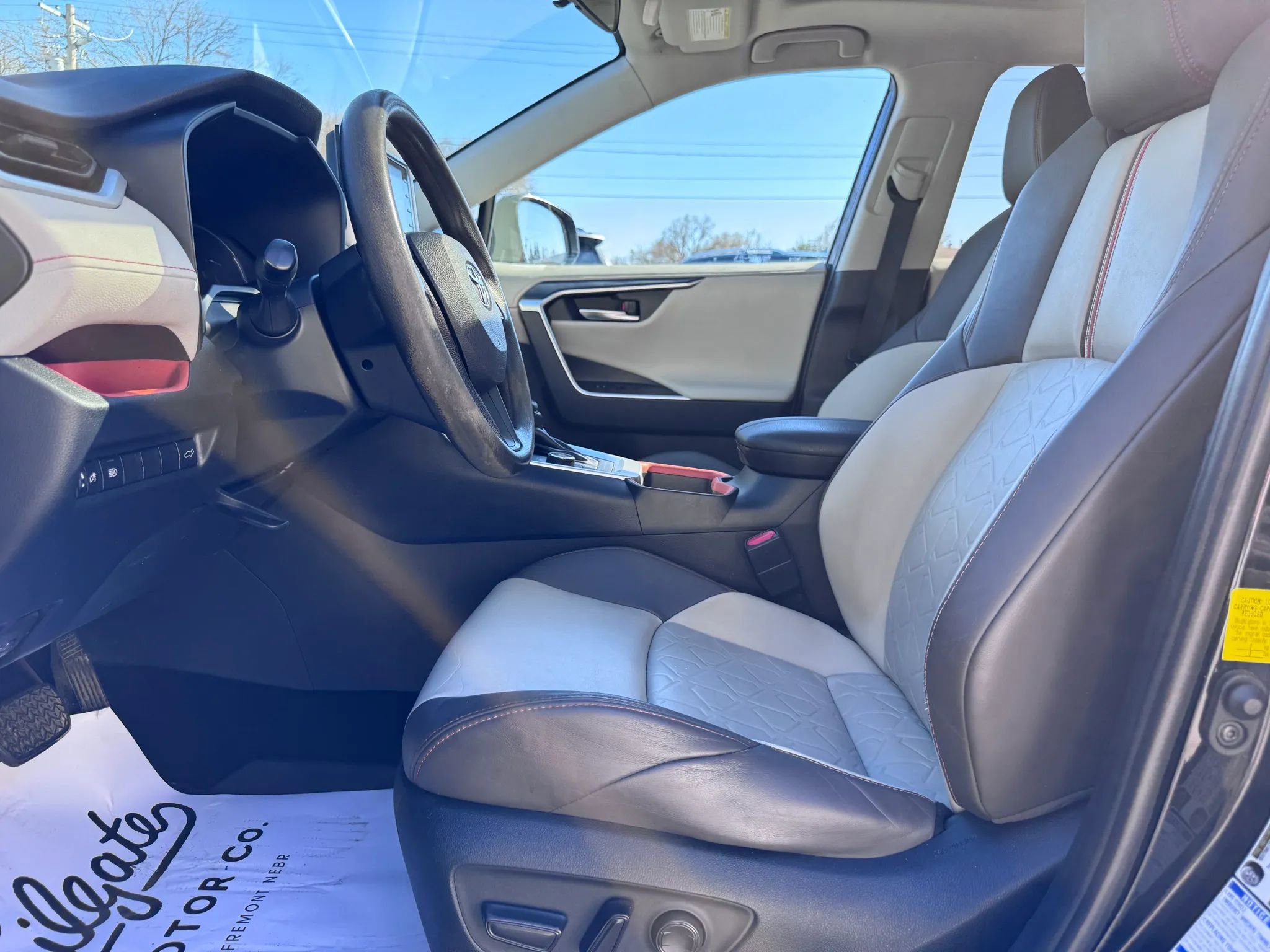 Used 2019 Toyota RAV4 Adventure w/ All Weather Liner Package AWD/4WD image 17