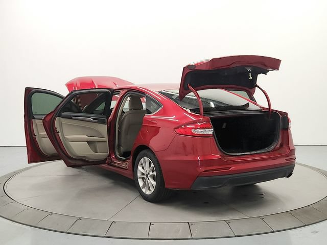 Used 2020 Ford Fusion SE FWD image 13