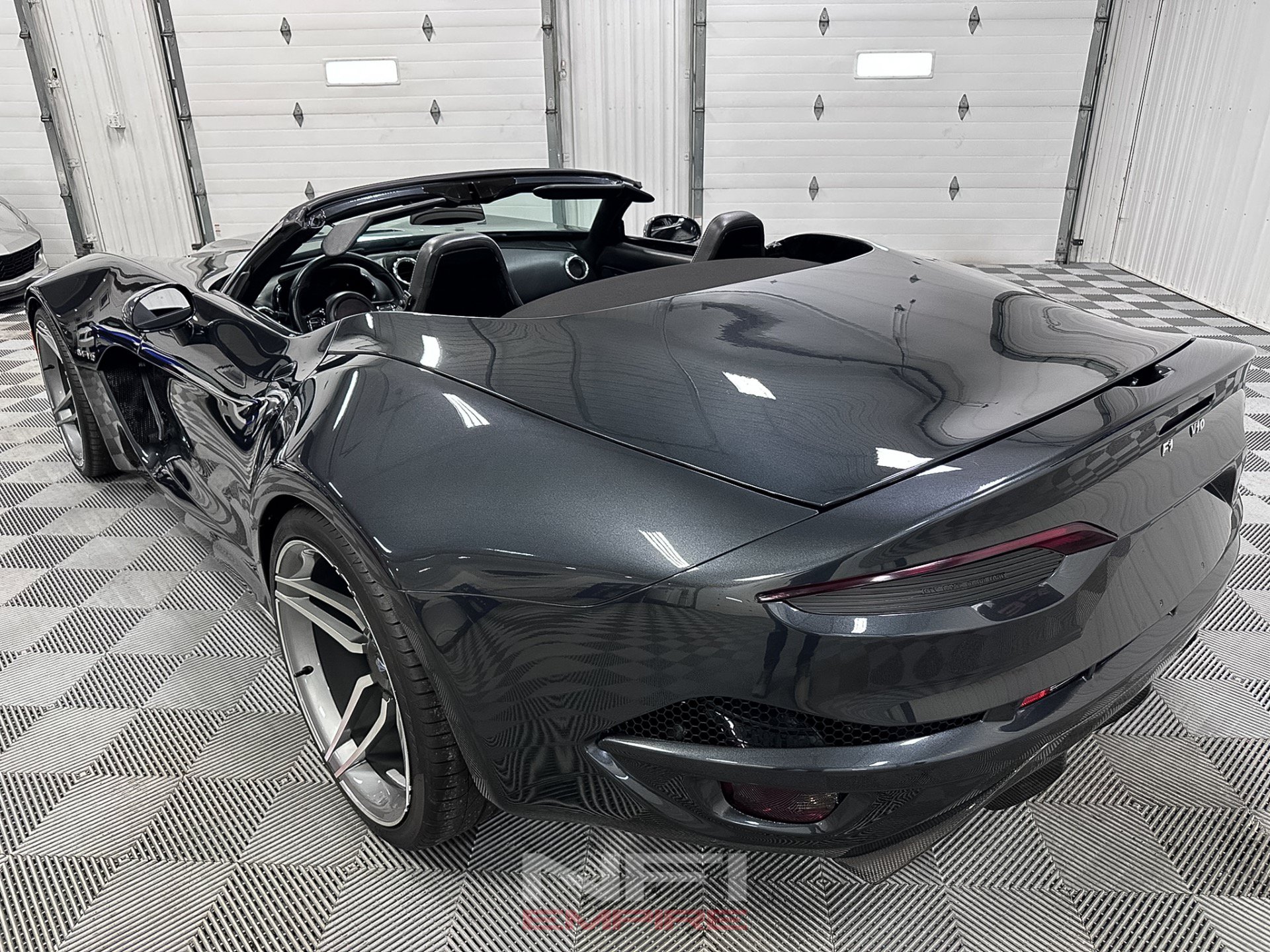 Used 2014 SRT Viper GTS w/ GTS Laguna Interior Package RWD image 18