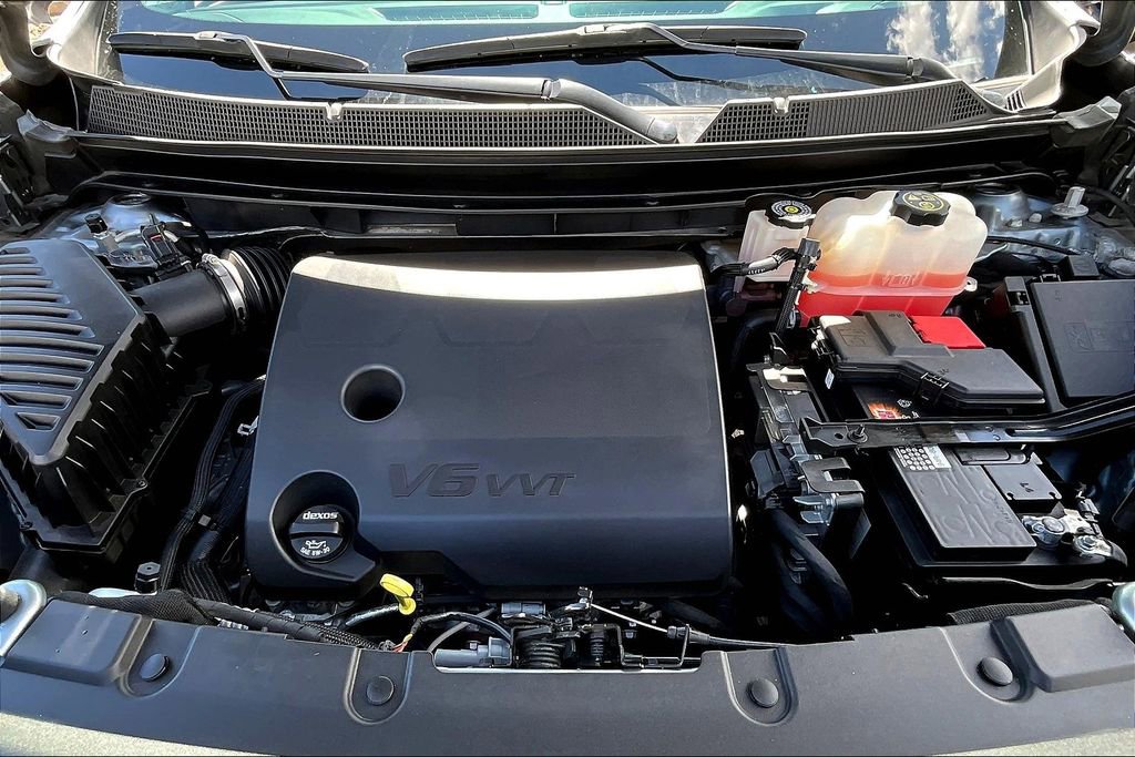 Used 2023 Chevrolet Traverse LT image 9