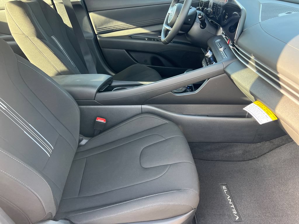 Certified 2023 Hyundai Elantra SEL w/ Convenience Package FWD image 7