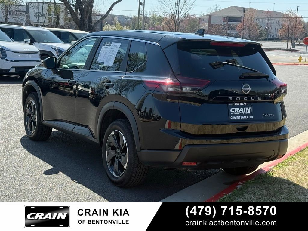 Used 2024 Nissan Rogue SV AWD/4WD image 5