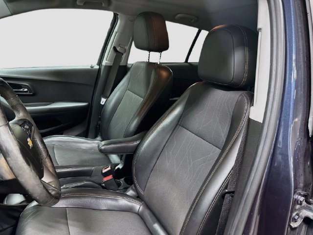 Used 2018 Chevrolet Trax LT w/ LT Convenience Package AWD/4WD image 18