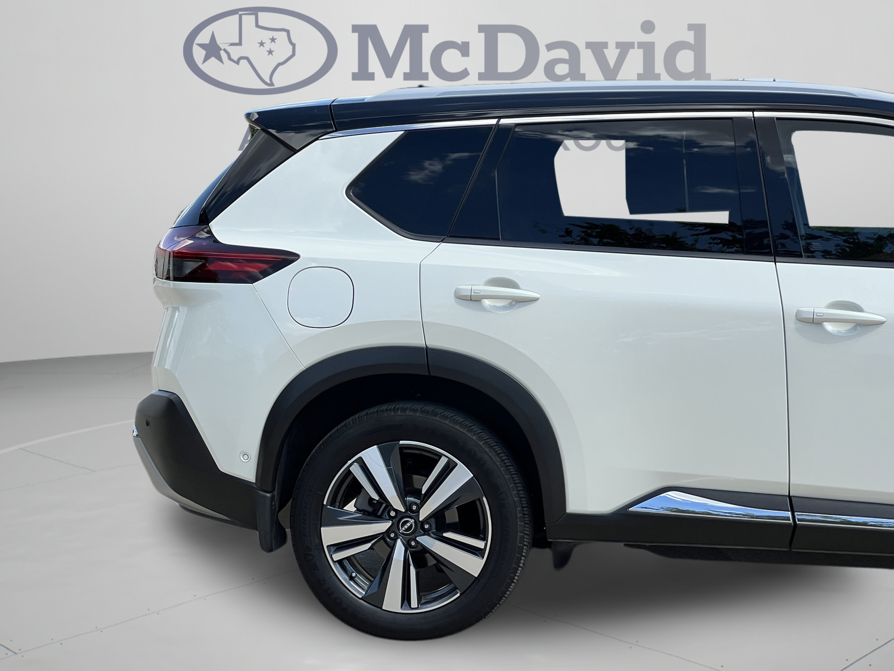 Used 2023 Nissan Rogue Platinum FWD image 32