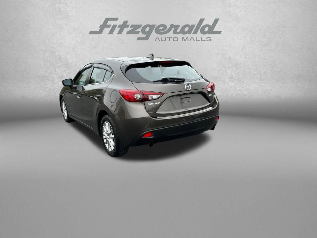 Used 2016 MAZDA MAZDA3 i Touring w/ Popular Equipment Package FWD image 5