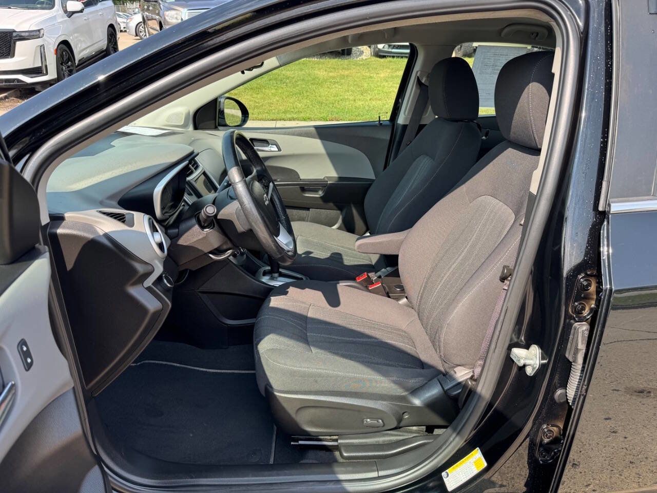 Used 2018 Chevrolet Sonic LT w/ Convenience Package image 11