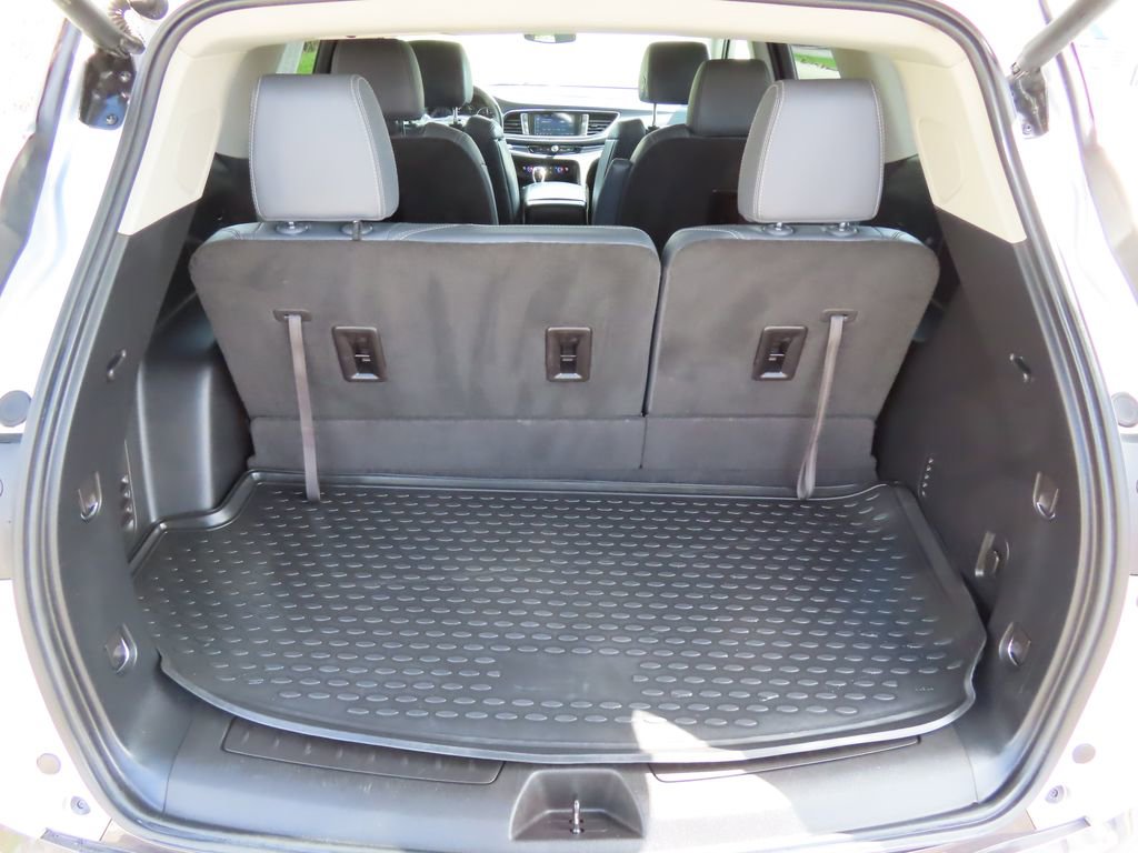 Certified 2020 Buick Enclave Essence w/ Sound and Sites Package AWD/4WD image 16
