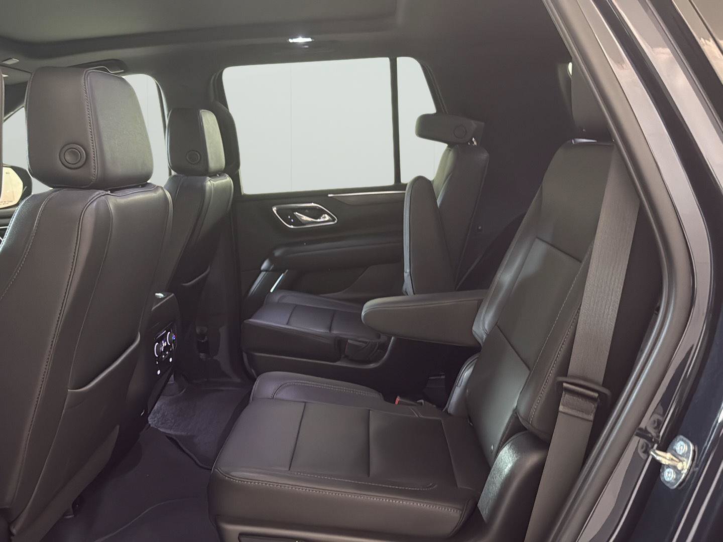 Certified 2023 Chevrolet Tahoe Z71 w/ Luxury Package AWD/4WD image 10