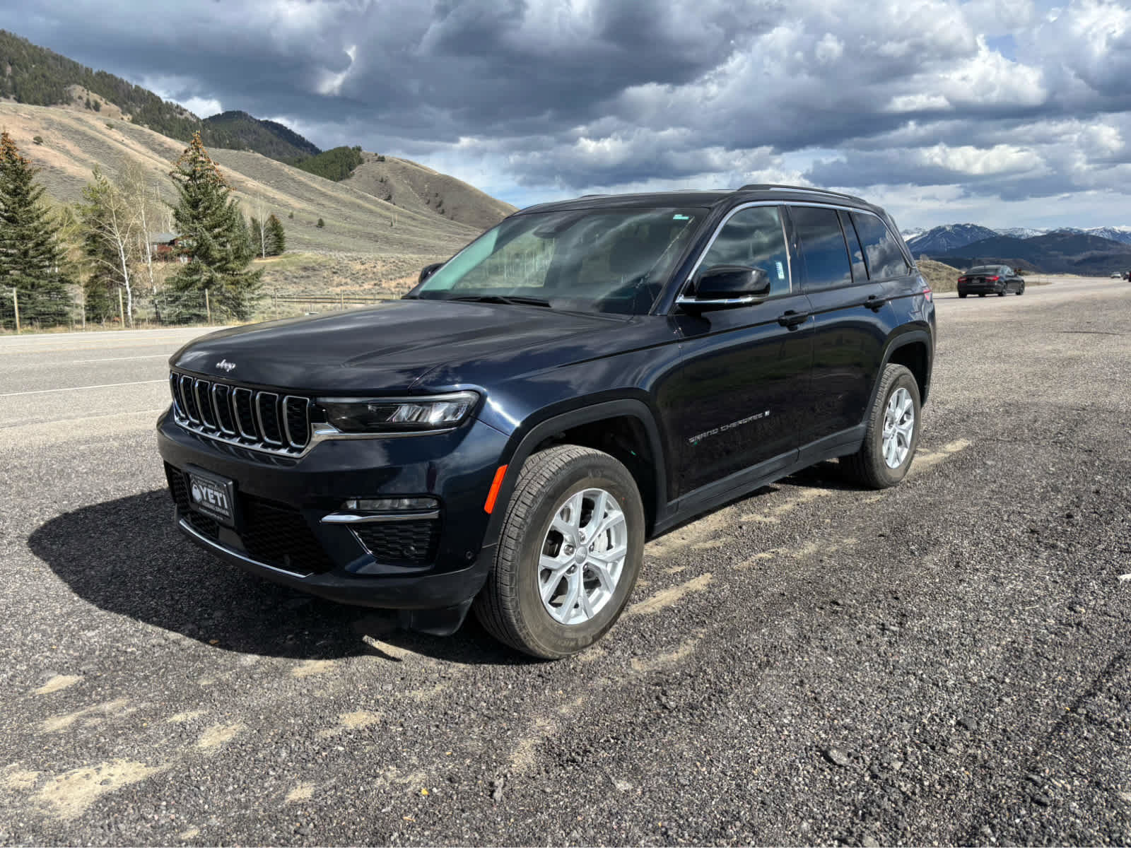 New 2023 Jeep Grand Cherokee Limited w/ Luxury Tech Group II image 8