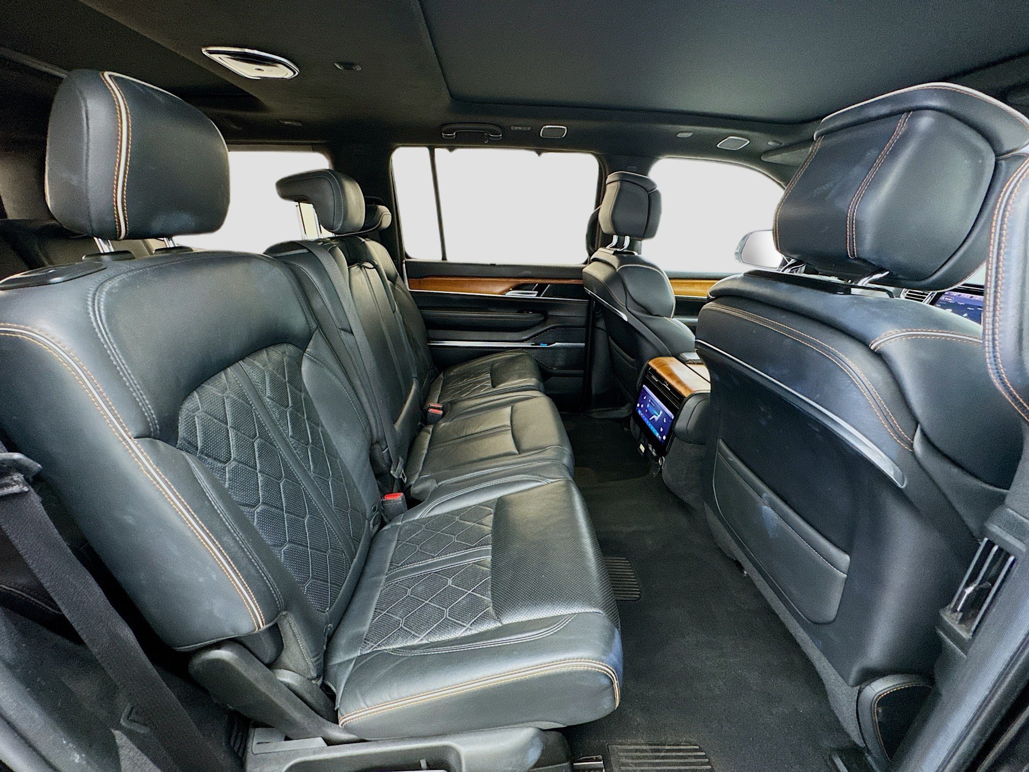 Used 2022 Jeep Grand Wagoneer Series III w/ Flexible Seating Group AWD/4WD image 20