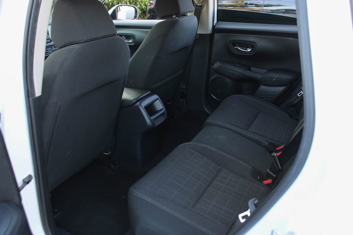 Used 2023 Honda HR-V LX image 18