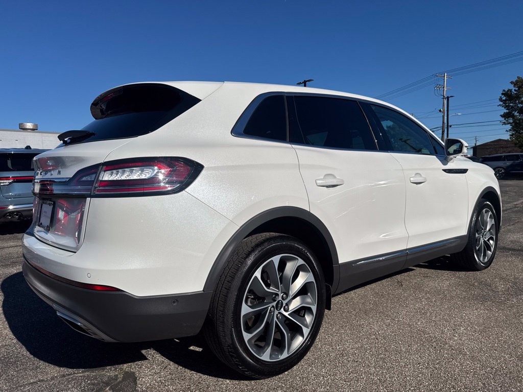 Used 2023 Lincoln Nautilus Reserve w/ Equipment Group 201A AWD/4WD image 3